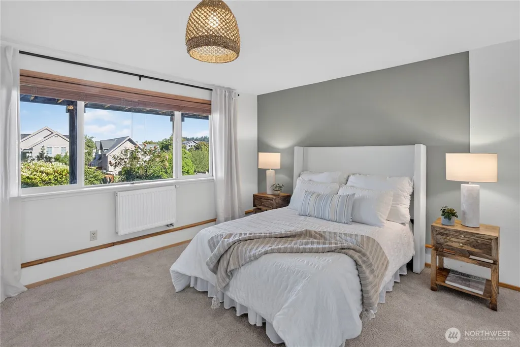 2827 Moorelands Drive NW Gig Harbor WA 98335