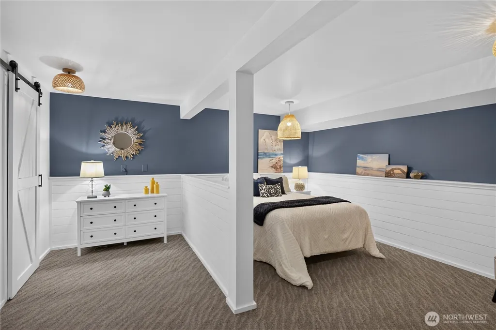 2827 Moorelands Drive NW Gig Harbor WA 98335
