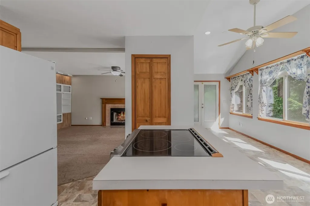 390 E Lakeshore Drive Shelton WA 98584