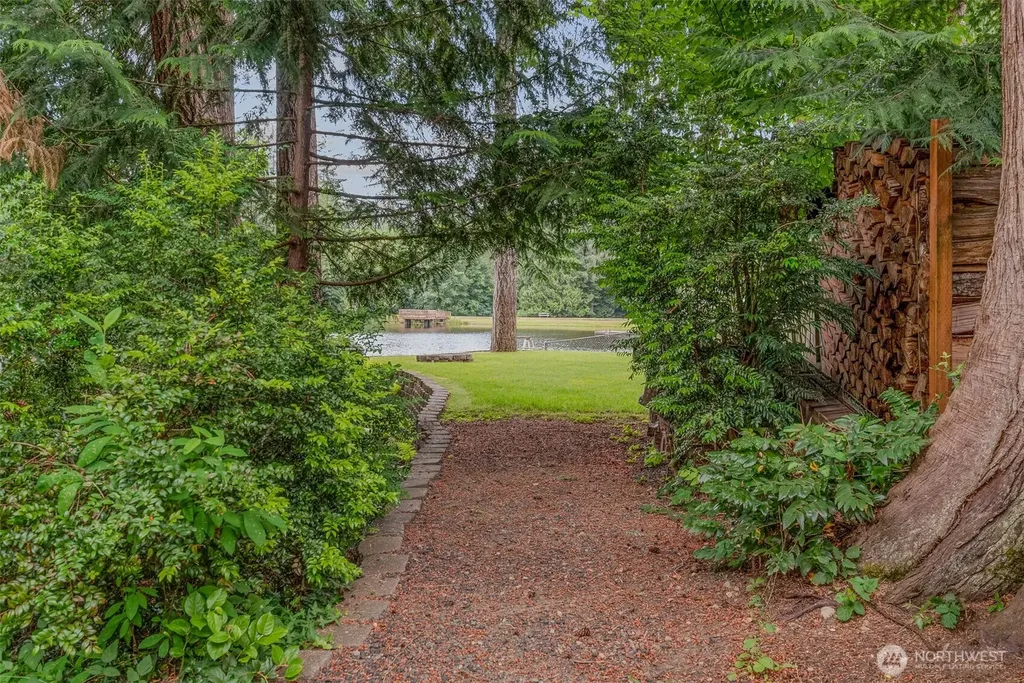 390 E Lakeshore Drive Shelton WA 98584