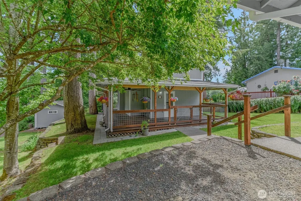 390 E Lakeshore Drive Shelton WA 98584