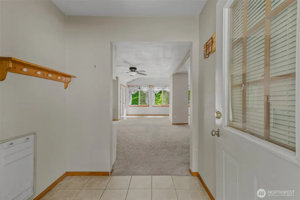 390 E Lakeshore Drive Shelton WA 98584