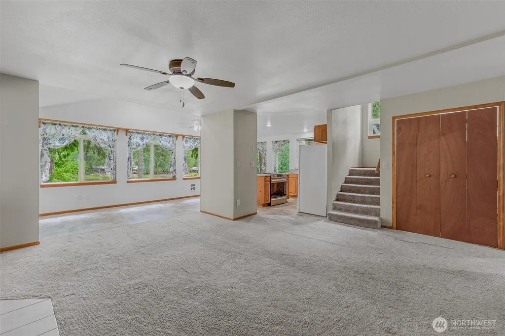 390 E Lakeshore Drive Shelton WA 98584
