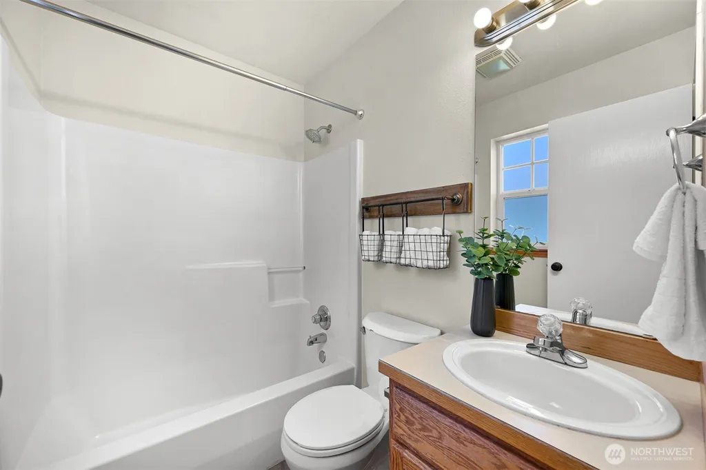 2274 Dogwood Street Lynden WA 98264