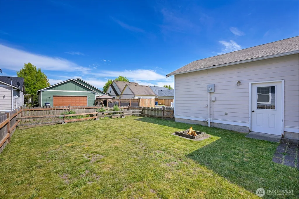2274 Dogwood Street Lynden WA 98264