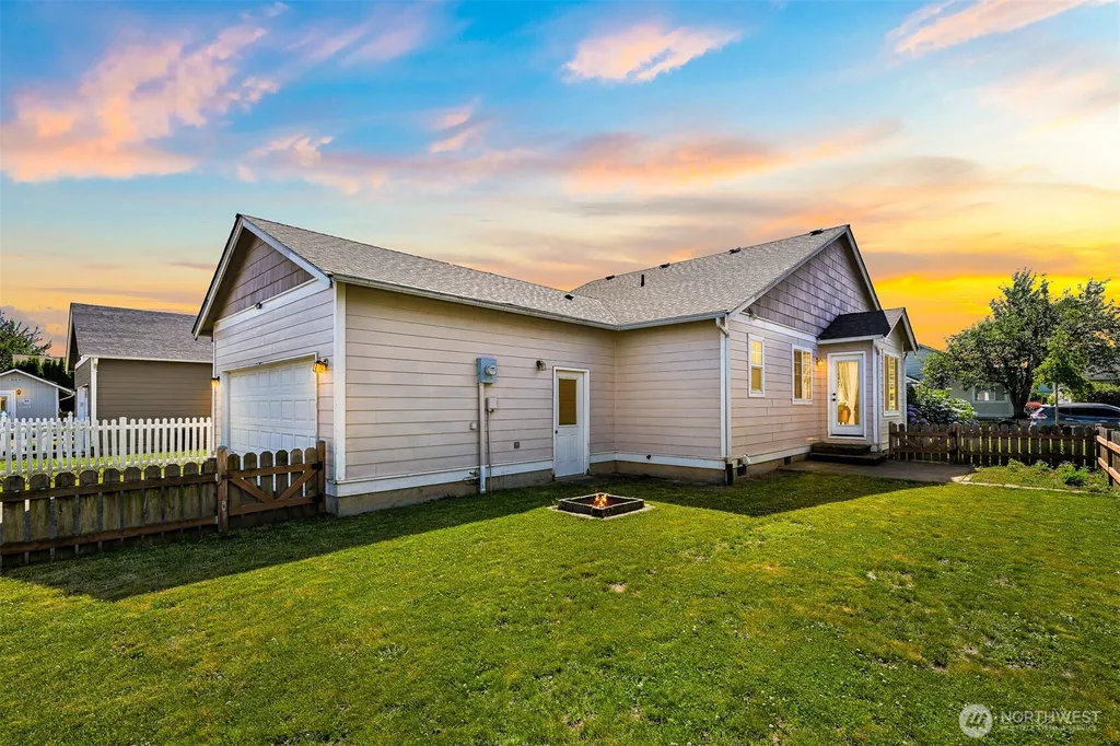 2274 Dogwood Street Lynden WA 98264