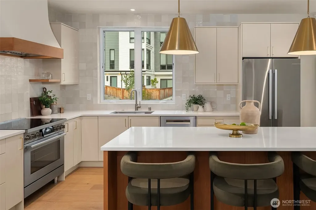 454 NE 40th Street Seattle WA 98105