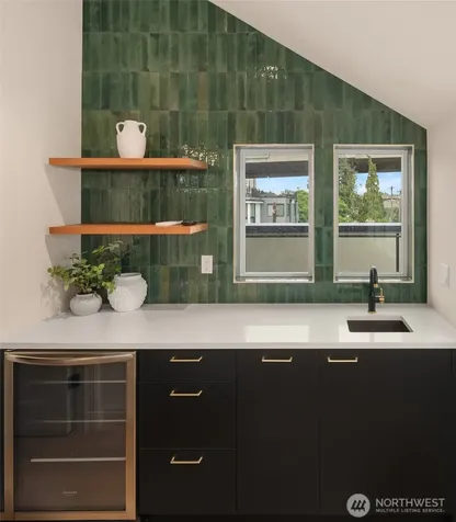 454 NE 40th Street Seattle WA 98105