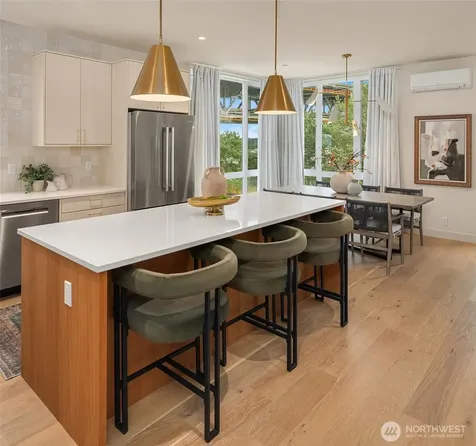 454 NE 40th Street Seattle WA 98105