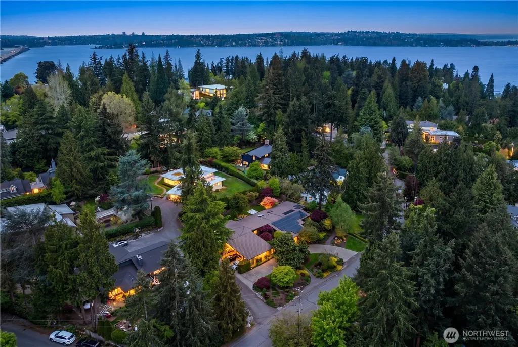 3215 78th Place NE Medina WA 98039