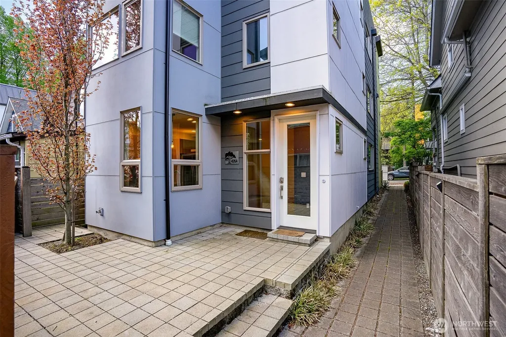 426 26th Avenue S Seattle WA 98144