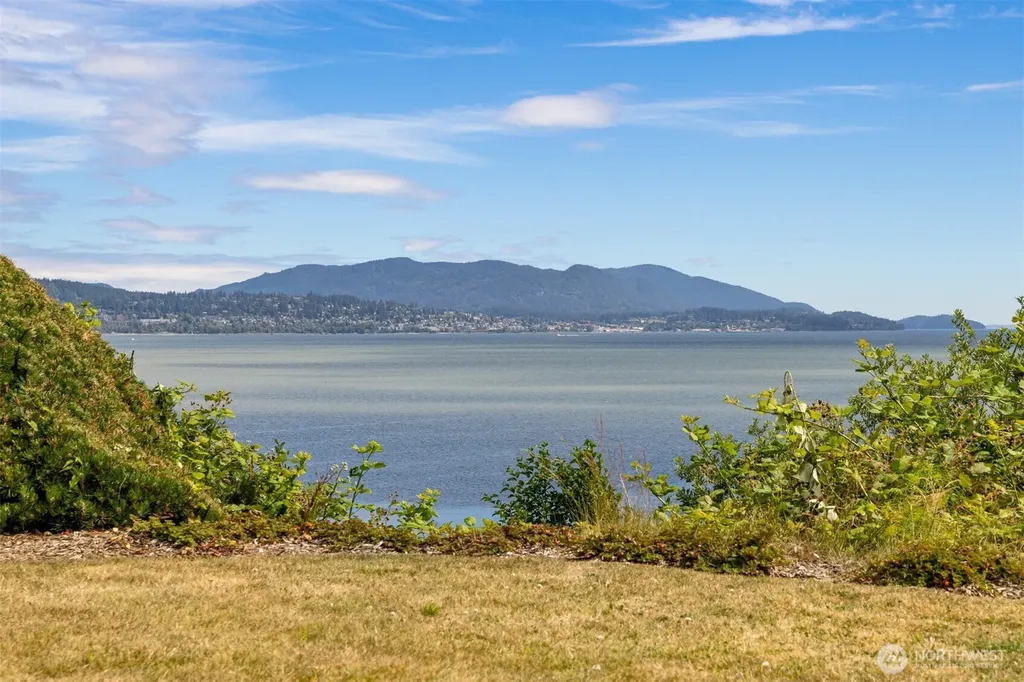 3919 Cliffside Drive Bellingham WA 98225