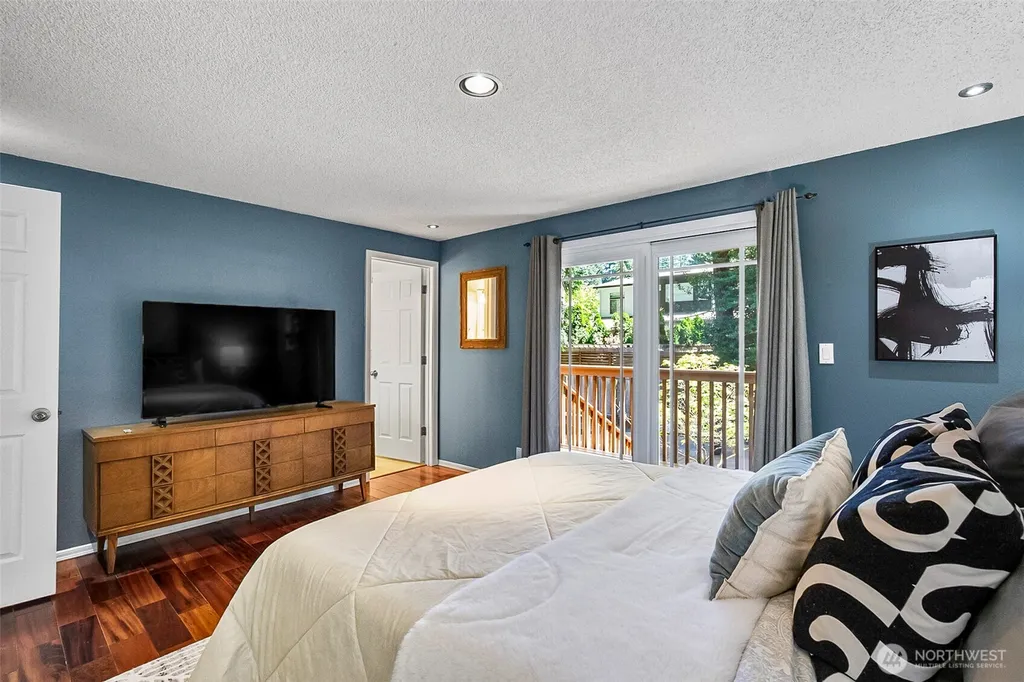 10716 127th Avenue NE Kirkland WA 98033