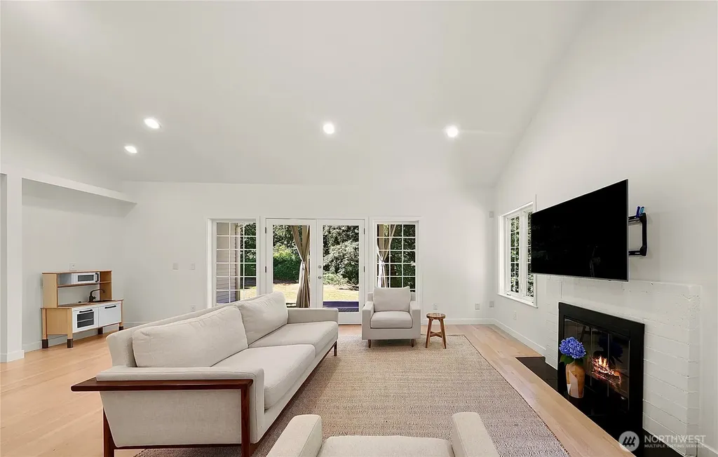 15917 183rd Place NE Woodinville WA 98072