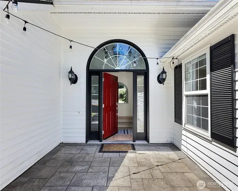 15917 183rd Place NE Woodinville WA 98072