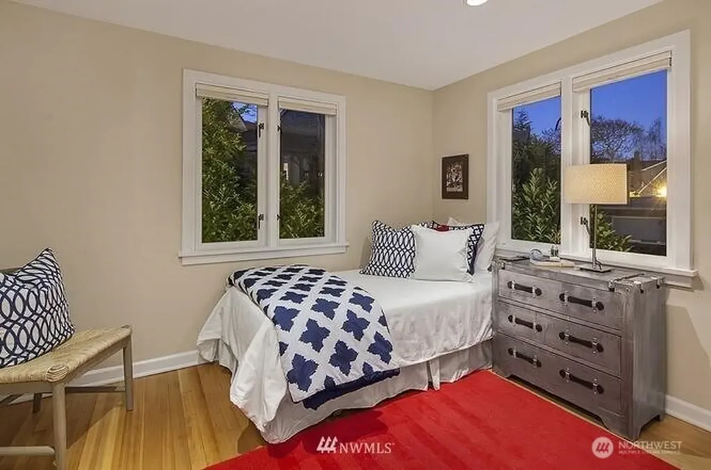4105 55th Avenue NE Seattle WA 98105