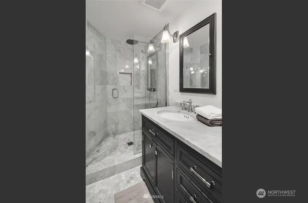 4105 55th Avenue NE Seattle WA 98105