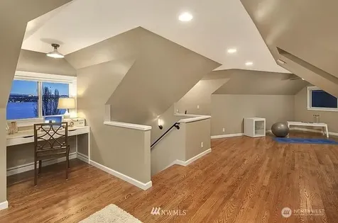 4105 55th Avenue NE Seattle WA 98105