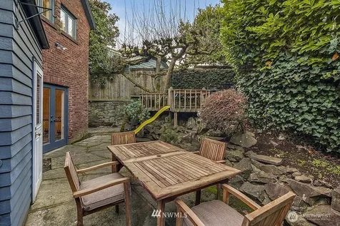 4105 55th Avenue NE Seattle WA 98105