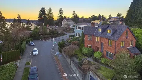 4105 55th Avenue NE Seattle WA 98105