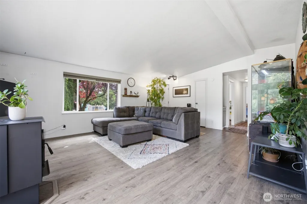 8148 James Tree Lane Blaine WA 98230