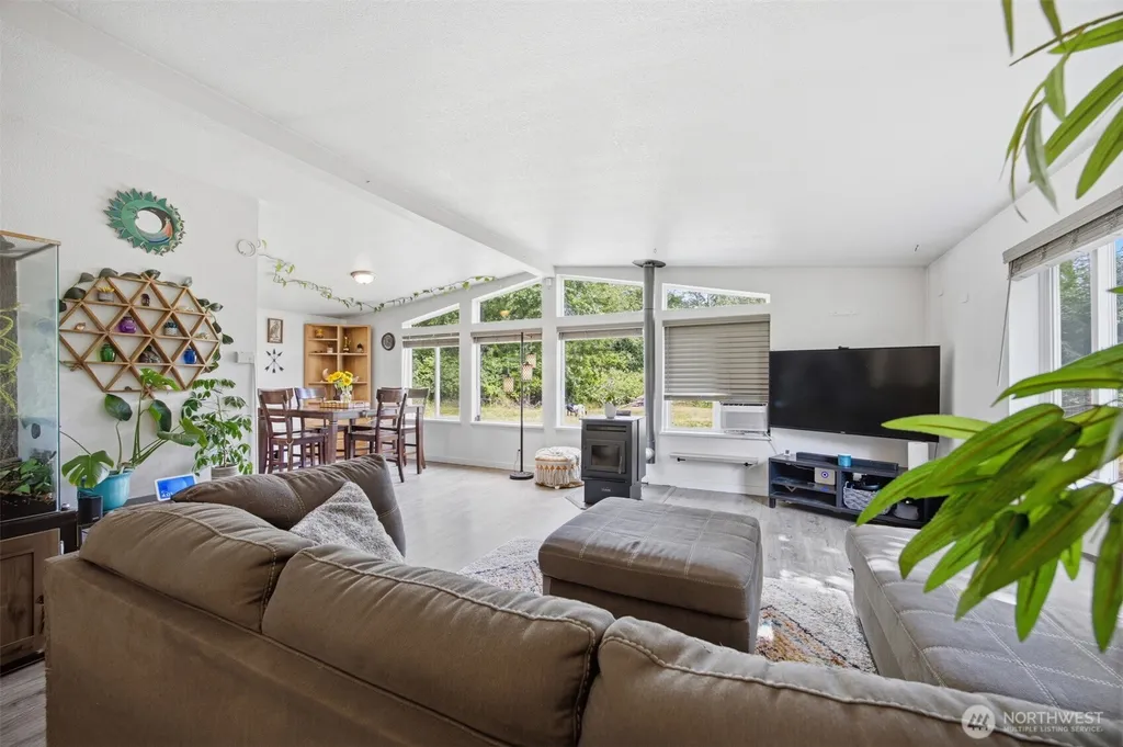 8148 James Tree Lane Blaine WA 98230