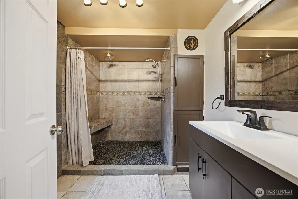 8148 James Tree Lane Blaine WA 98230