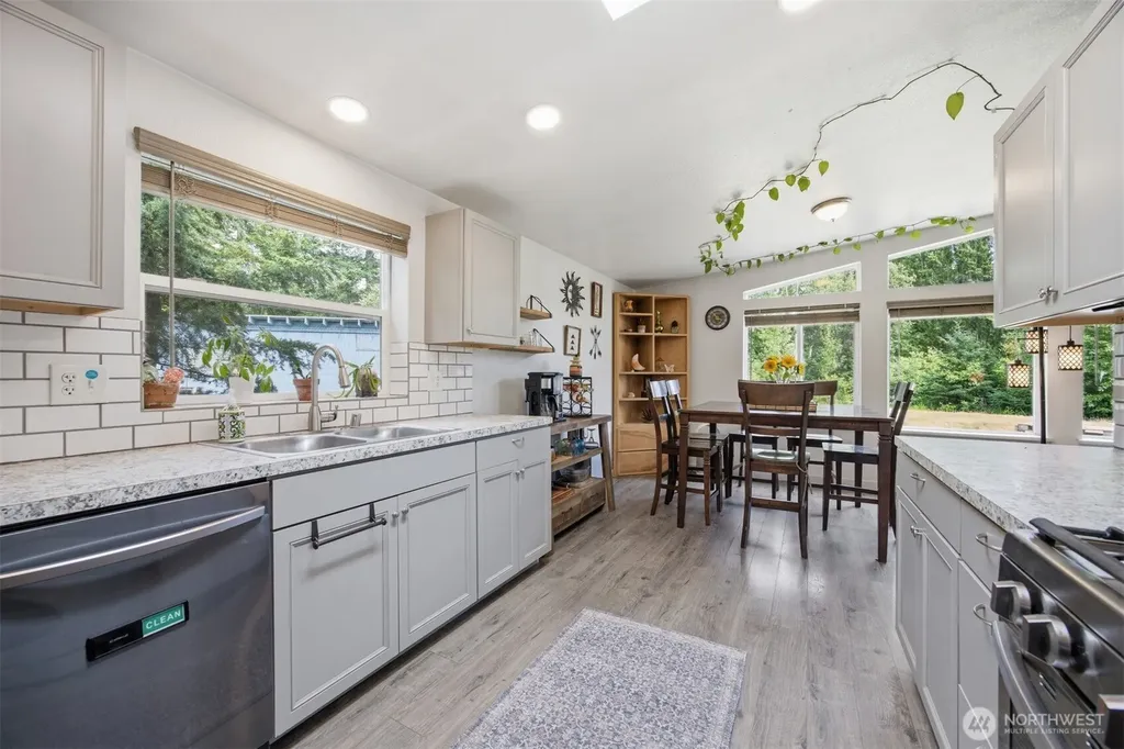8148 James Tree Lane Blaine WA 98230