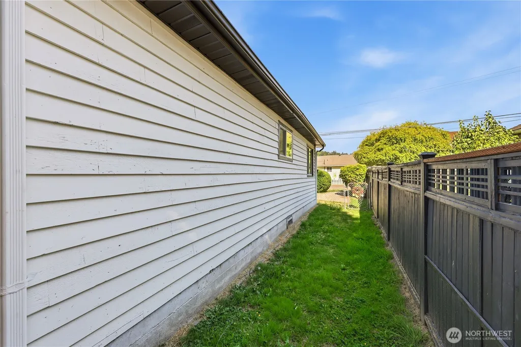 12215 44th Avenue S Tukwila WA 98178