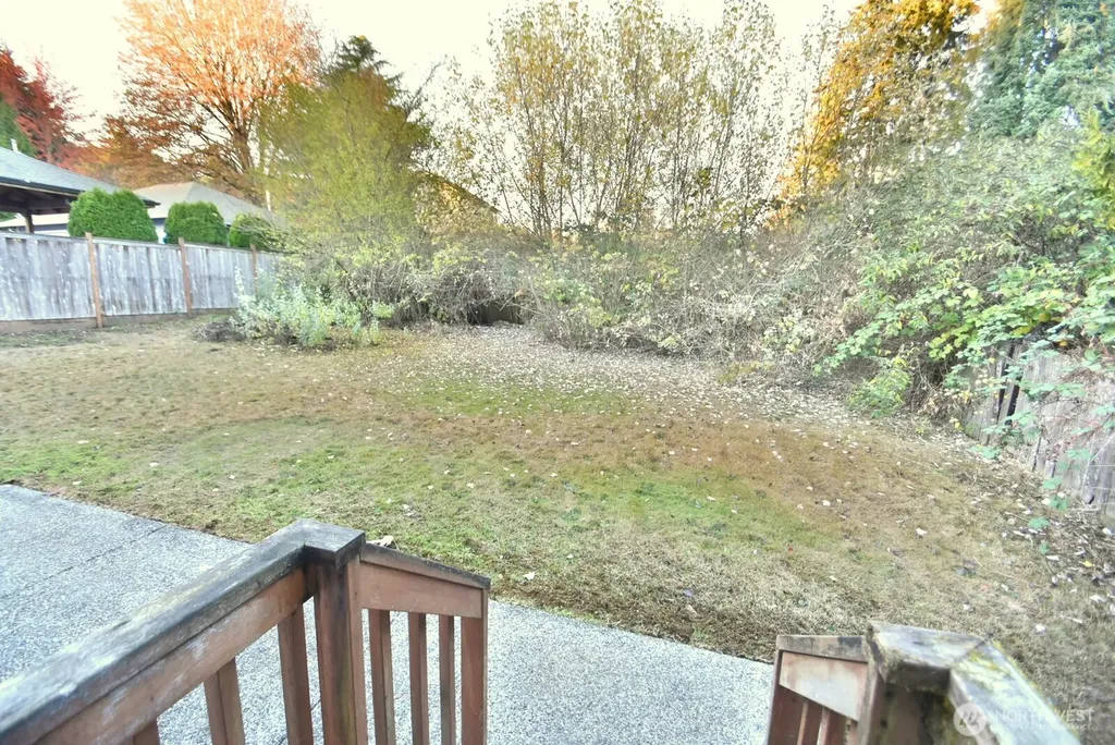 5522 NE 193rd Street Lake Forest Park WA 98155