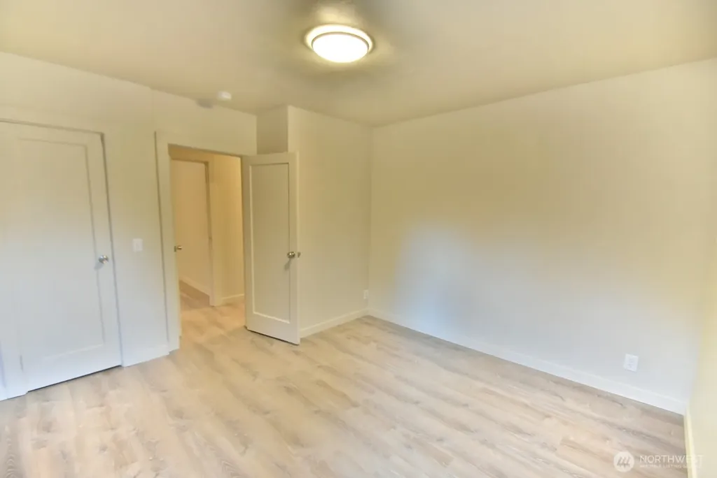 5522 NE 193rd Street Lake Forest Park WA 98155