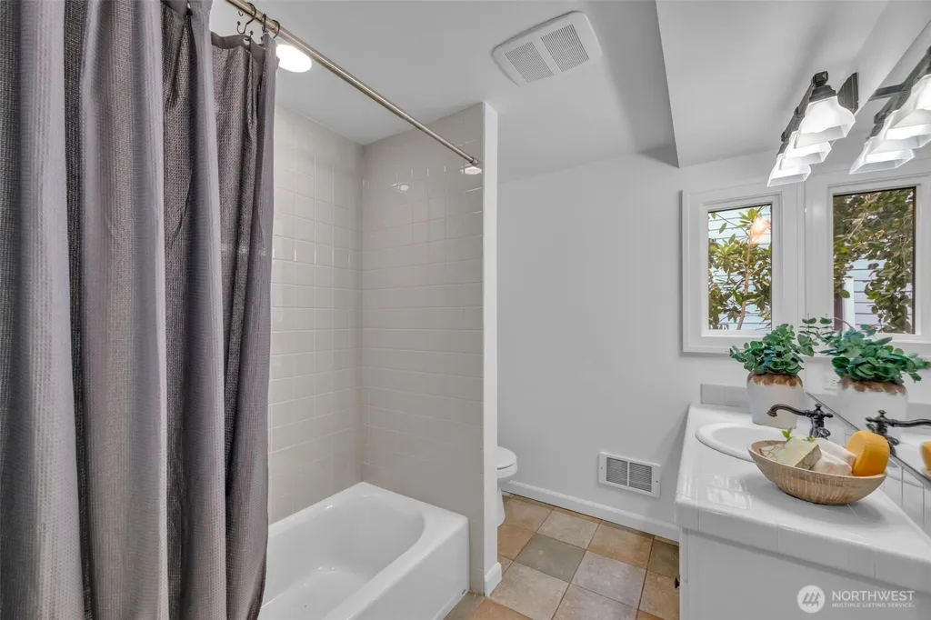 2315 Franklin Avenue E Seattle WA 98102