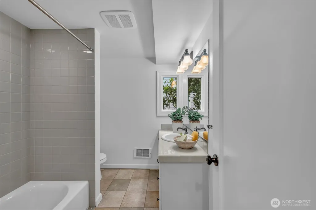 2315 Franklin Avenue E Seattle WA 98102