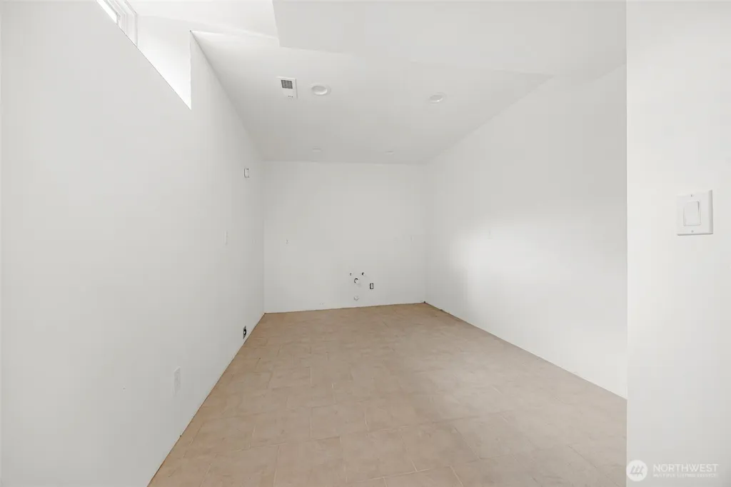 512 167th Ave NE Bellevue WA 98008