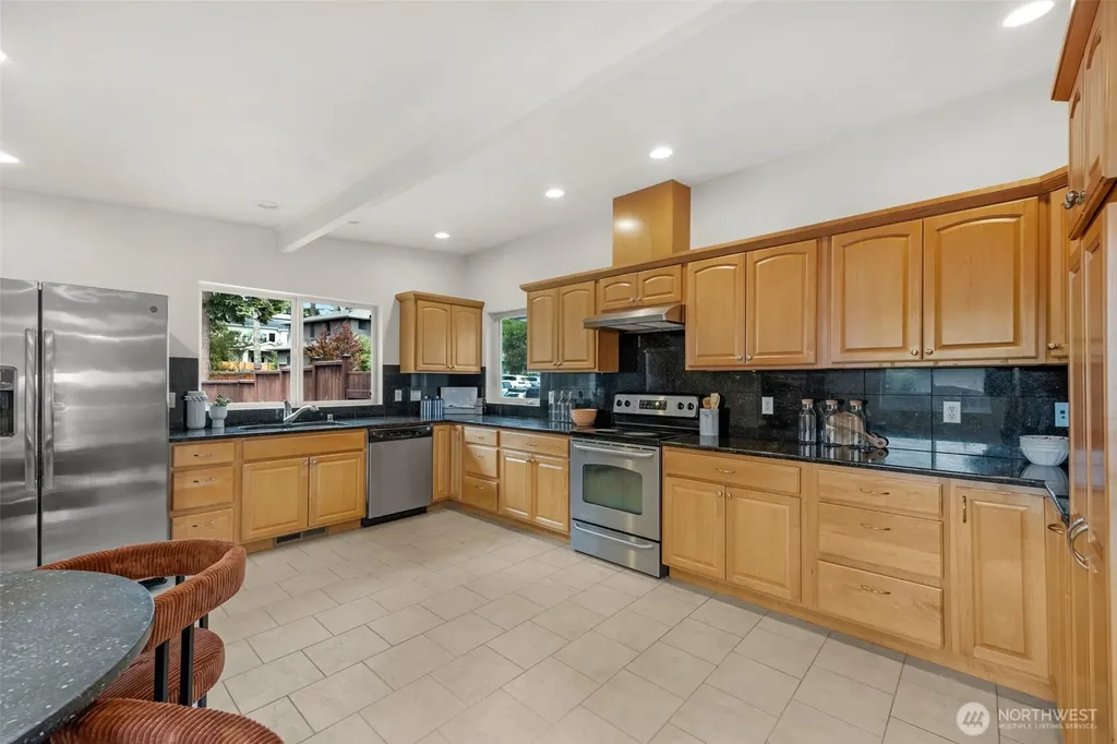 512 167th Ave NE Bellevue WA 98008