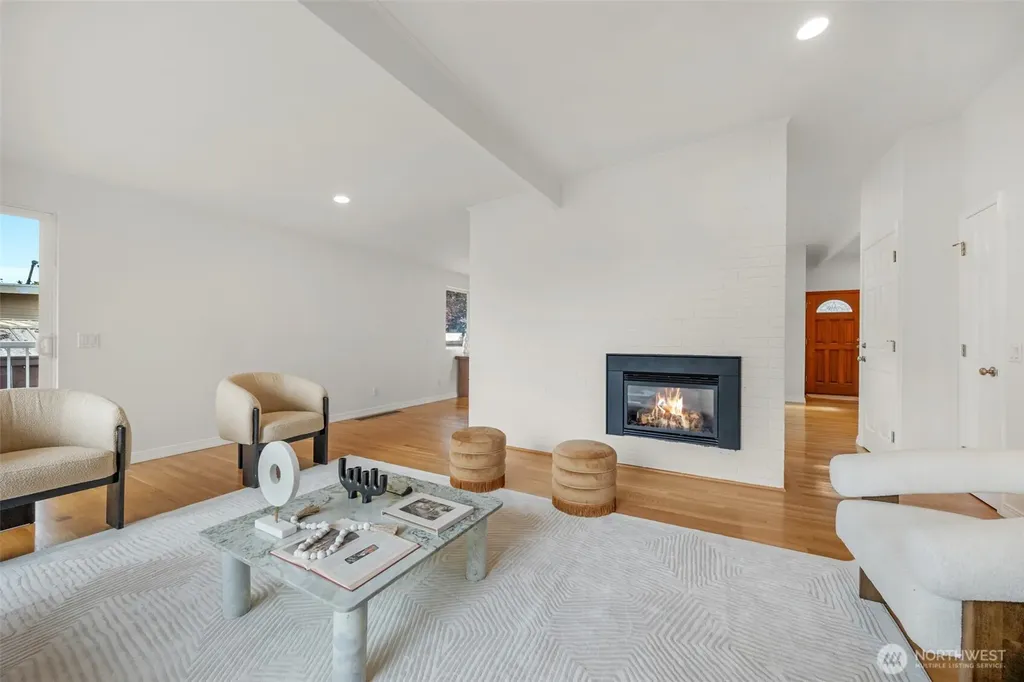512 167th Ave NE Bellevue WA 98008
