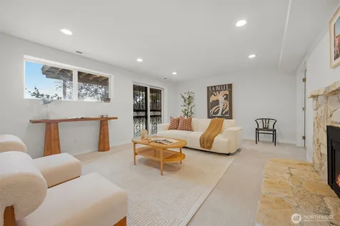 512 167th Ave NE Bellevue WA 98008