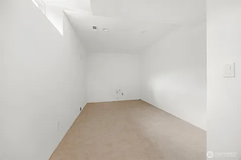 512 167th Ave NE Bellevue WA 98008