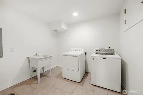 512 167th Ave NE Bellevue WA 98008