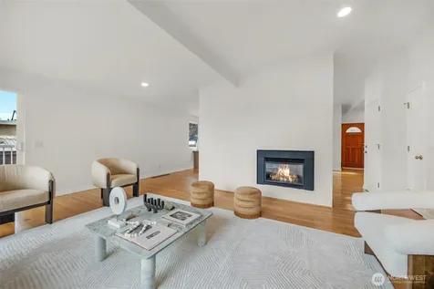 512 167th Ave NE Bellevue WA 98008