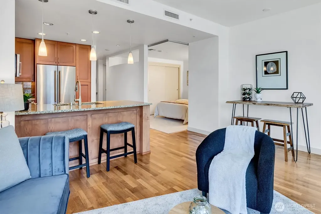 10610 NE 9th Place Bellevue WA 98004