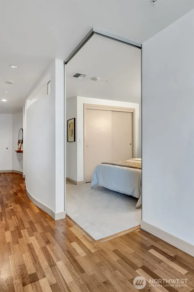 10610 NE 9th Place Bellevue WA 98004