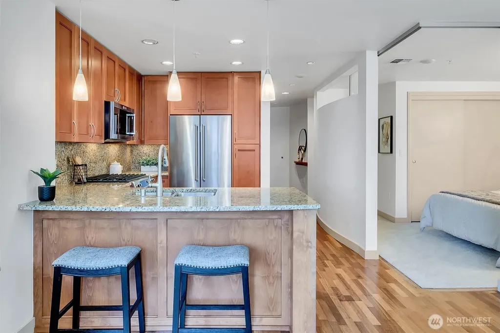 10610 NE 9th Place Bellevue WA 98004