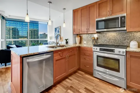 10610 NE 9th Place Bellevue WA 98004