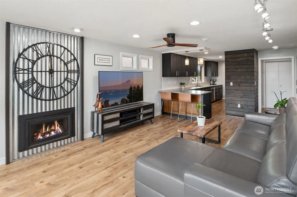 15417 21st Avenue SW Burien WA 98166