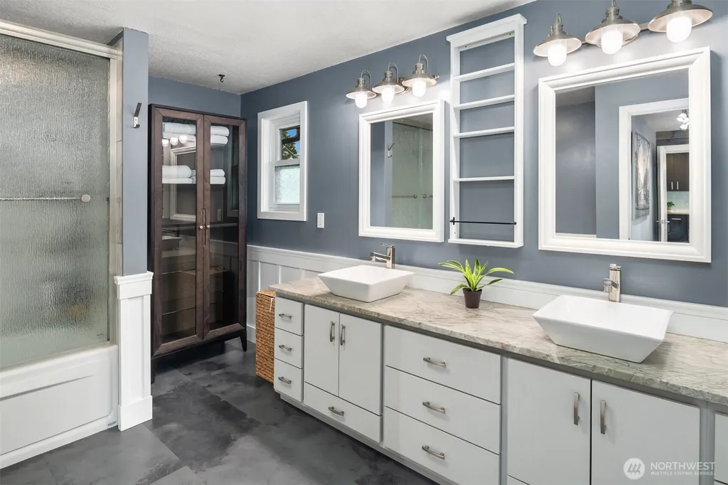 15417 21st Avenue SW Burien WA 98166