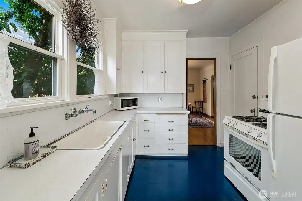6249 30th Avenue NE Seattle WA 98115