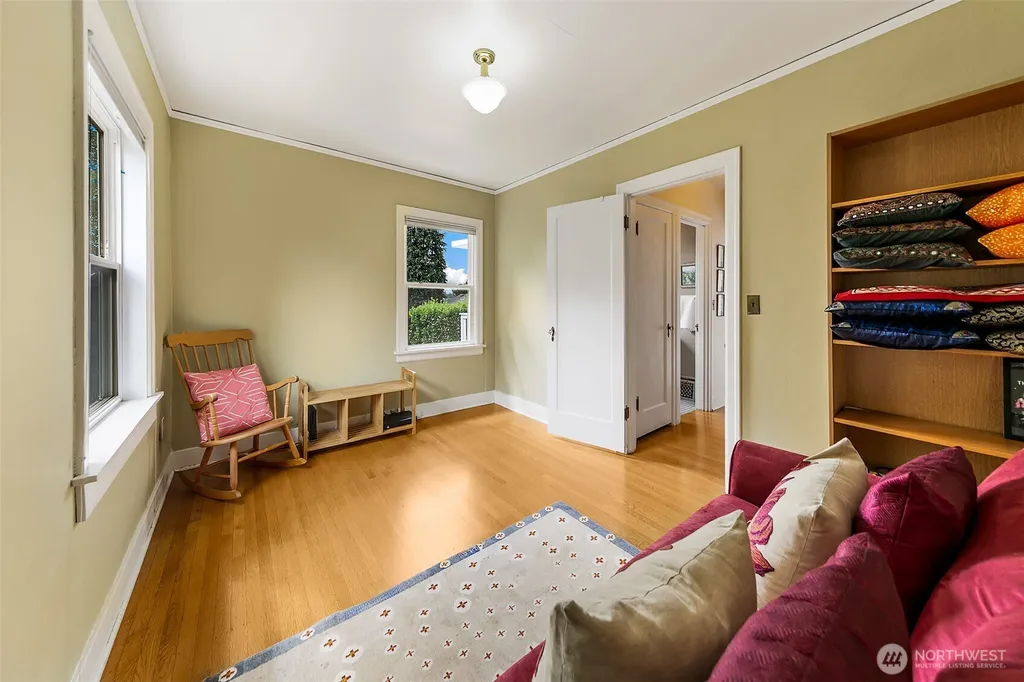 6249 30th Avenue NE Seattle WA 98115