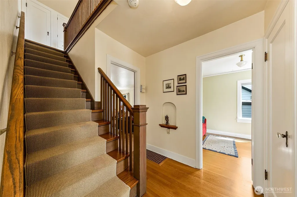 6249 30th Avenue NE Seattle WA 98115