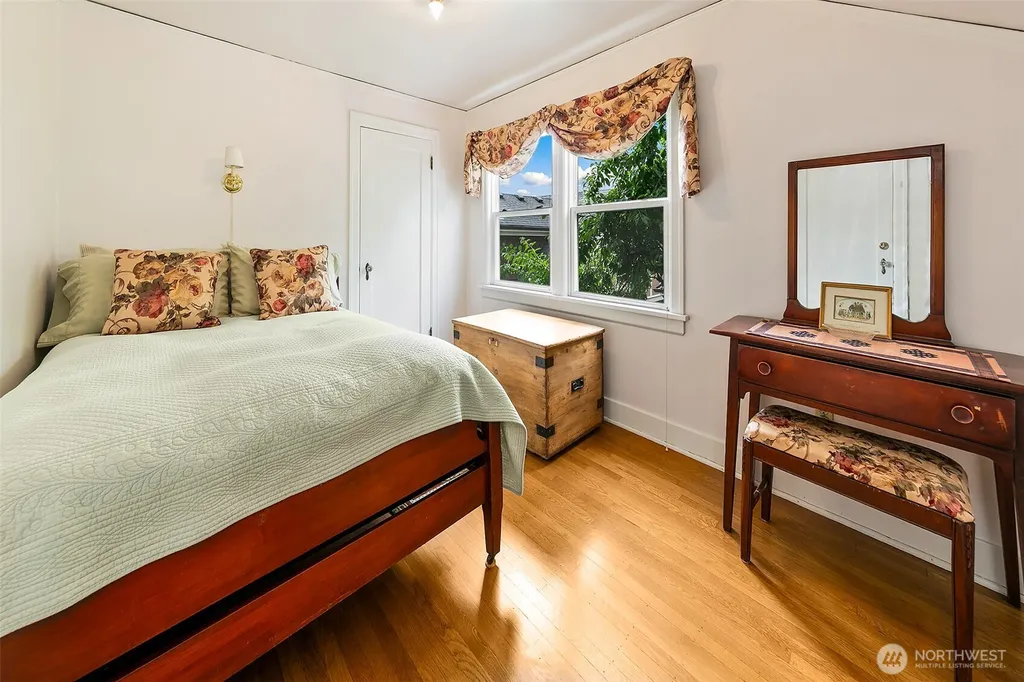 6249 30th Avenue NE Seattle WA 98115